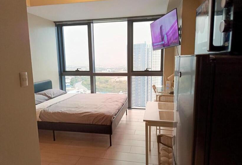 Eastwood Staycation Home With Stunning City View Minimum 2nights Stay