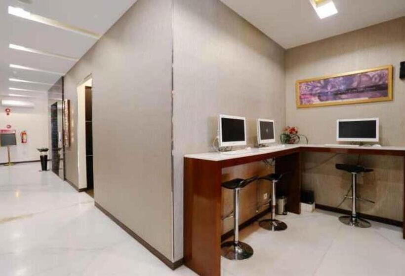 Favor Hotel Makassar City Center By Life