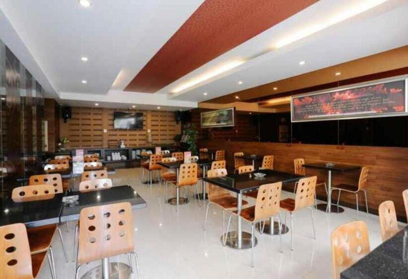 Favor Hotel Makassar City Center By Life