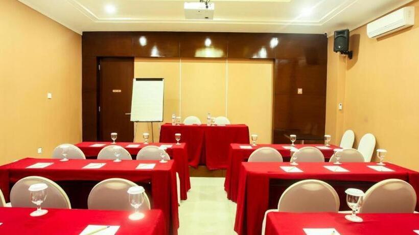 Favor Hotel Makassar City Center By Life