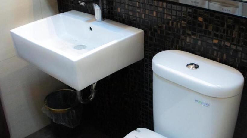 Favor Hotel Makassar City Center By Life