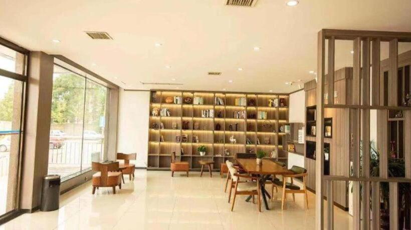 Hanting Hotel Jiaozhou Jiaodong International Airport