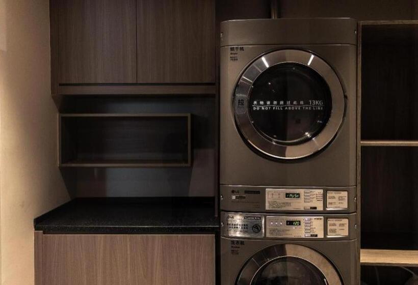 Hanting Hotel Lvliang College