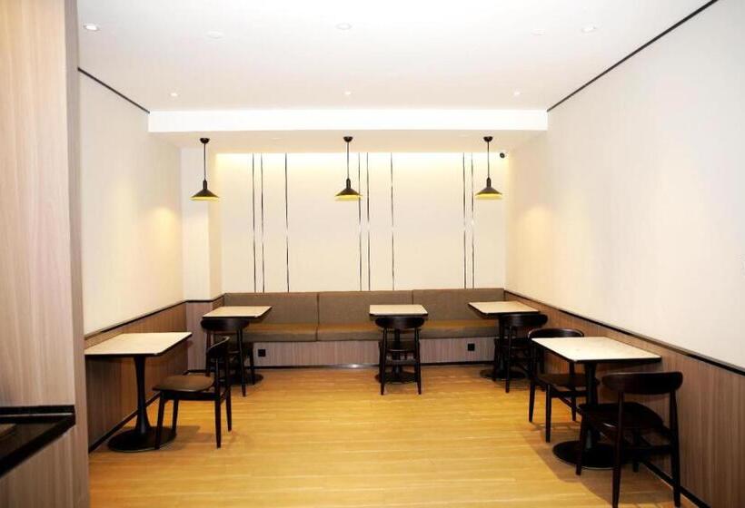 Hanting Hotel Lvliang College