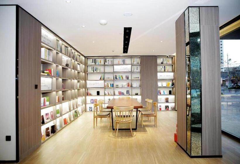 Hanting Hotel Lvliang College