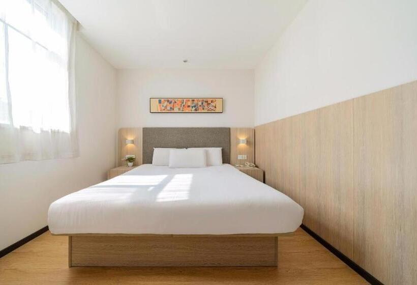 Hanting Hotel Shanghai Hangtou Metro Station