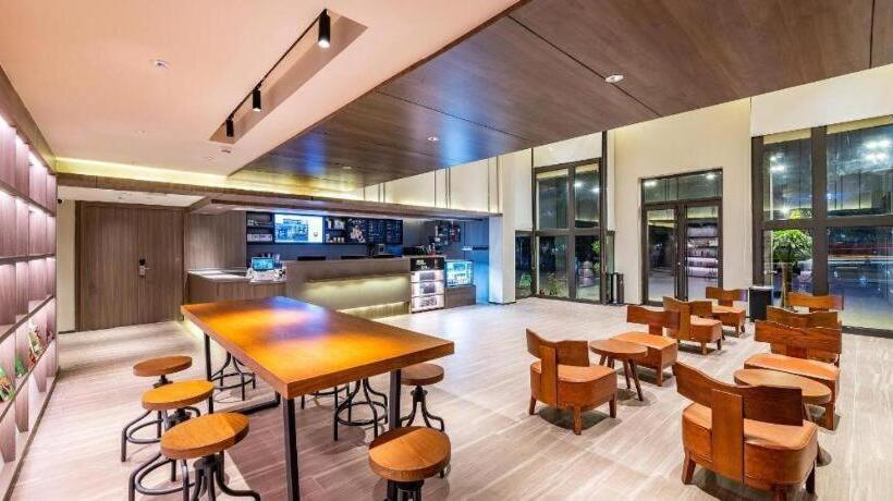 Hanting Hotel Wuhan Wuchang Railway Station Uprising Gate