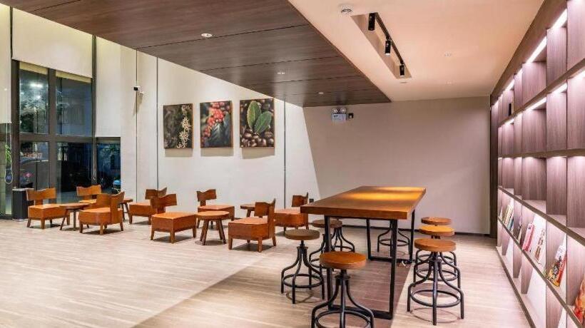 Hanting Hotel Wuhan Wuchang Railway Station Uprising Gate