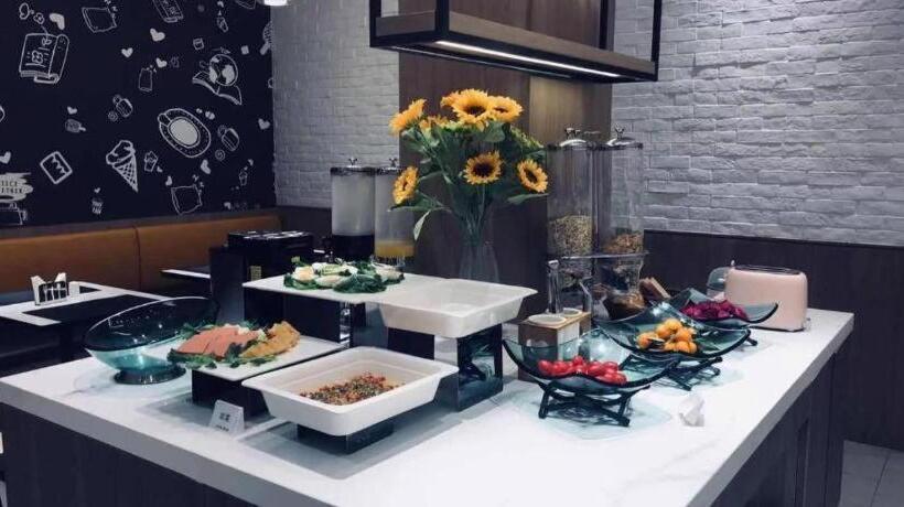 Hanting Premium Hotel Youjia Wuhan Etouwan Metro Station