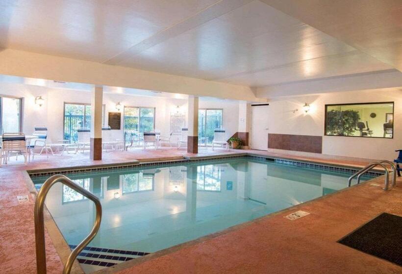호텔 Comfort Inn & Suites Suwanee   Sugarloaf