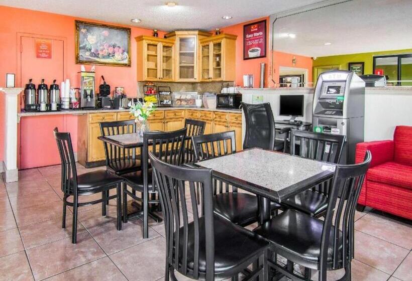 فندق Econo Lodge Atlanta Airport East