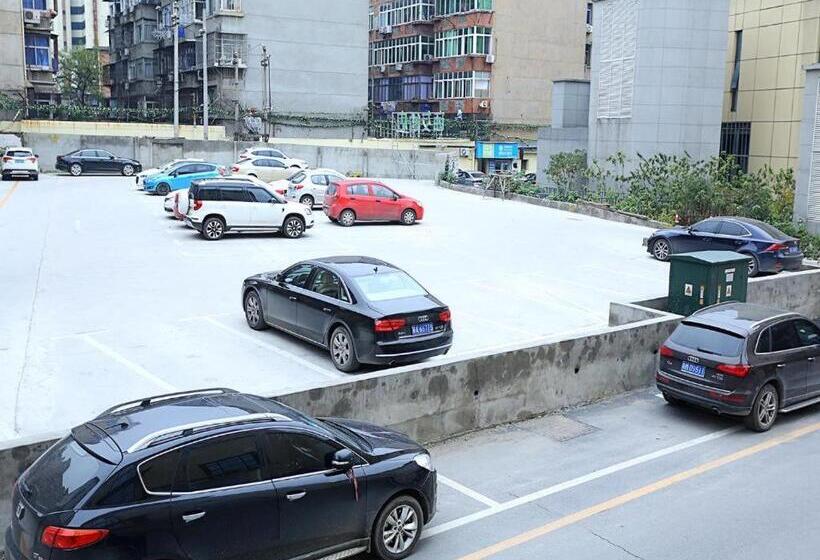 호텔 Hi Inn Nanchang Bayi Square Metro Station