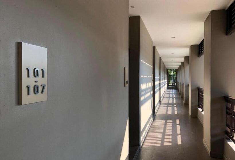 Отель Pawa Place