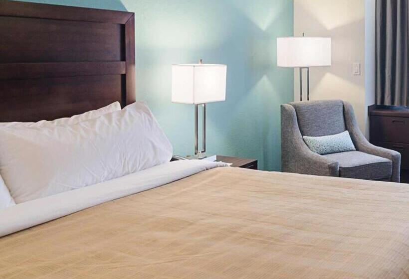 Отель Quality Inn