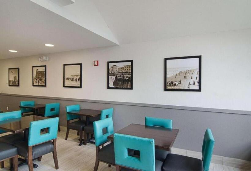 Отель Quality Inn