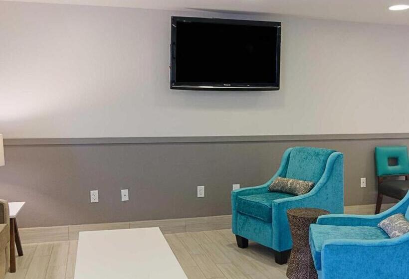 Отель Quality Inn