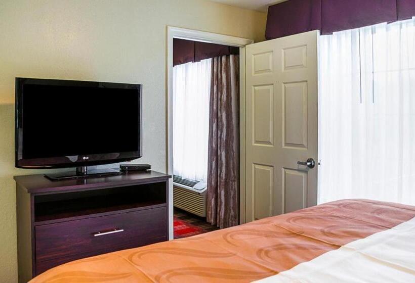 בית מלון כפרי Quality Inn