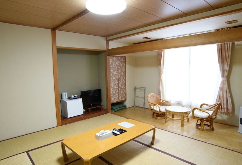 בית מלון כפרי Ryobou Hanaemi