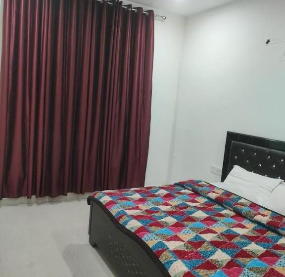 호텔 Sarthak Villa & Restaurant