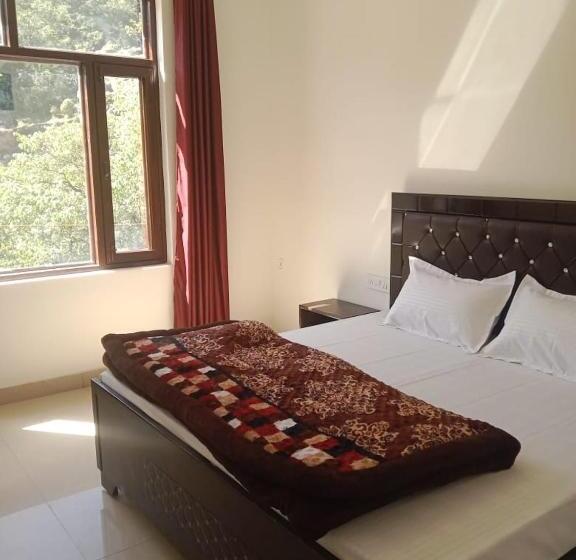 호텔 Sarthak Villa & Restaurant