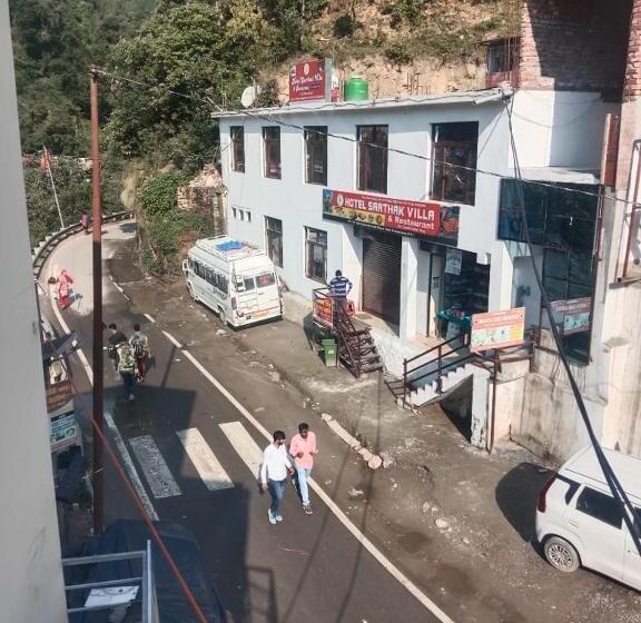 호텔 Sarthak Villa & Restaurant
