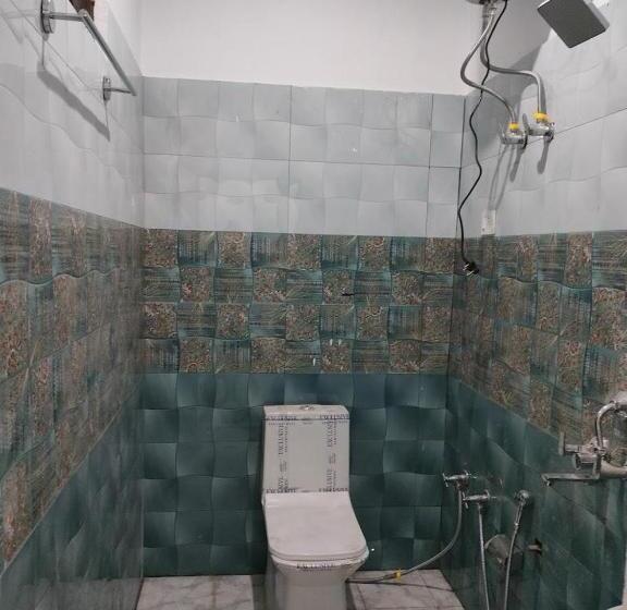 호텔 Sarthak Villa & Restaurant