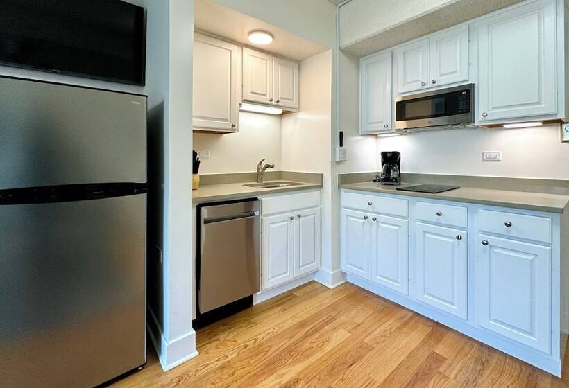 هتل The Gem Museum Suites