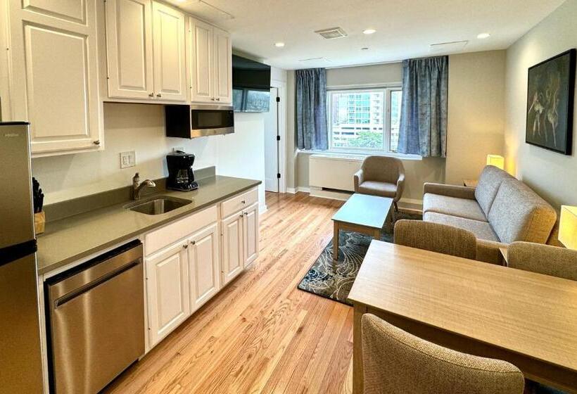 هتل The Gem Museum Suites