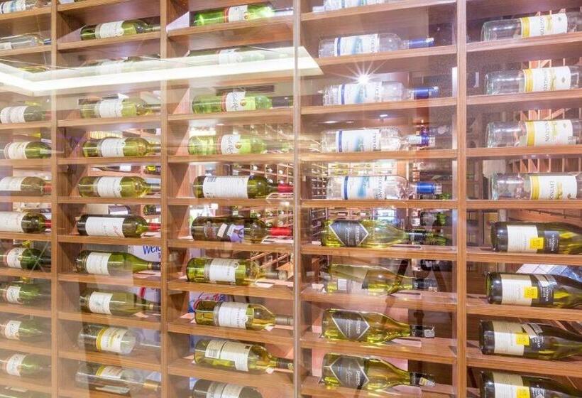 酒店 Wyndham Surabaya City Centre