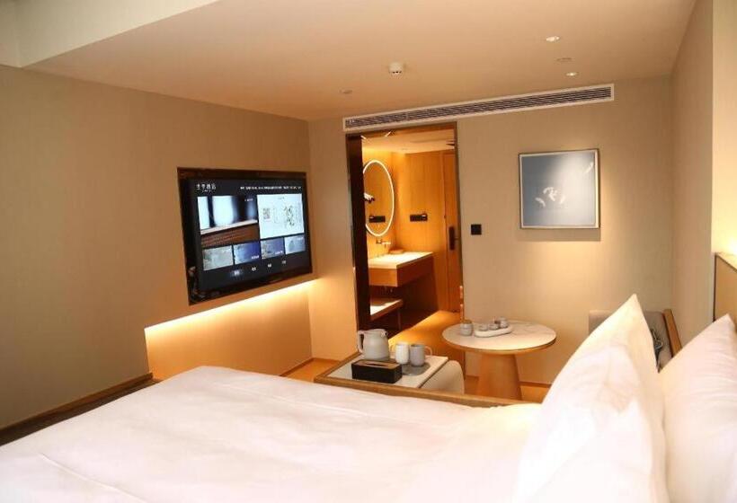 Ji Hotel Bayanzhuo Er Books Tower