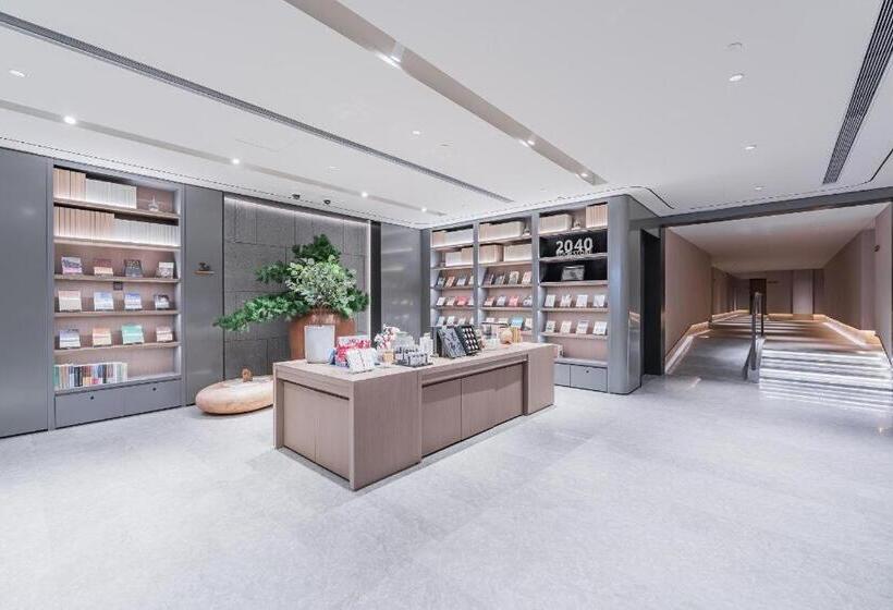 Ji Hotel Shanghai Lujiazui World Plaza