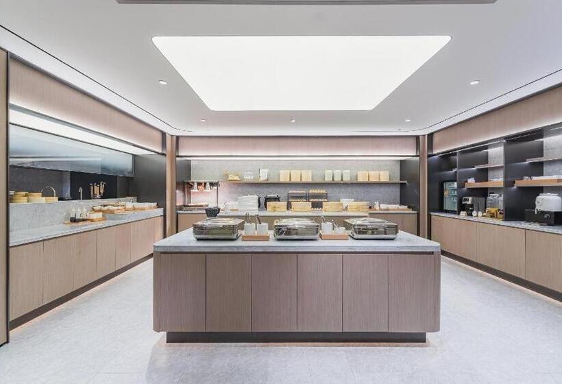 Ji Hotel Shanghai Lujiazui World Plaza