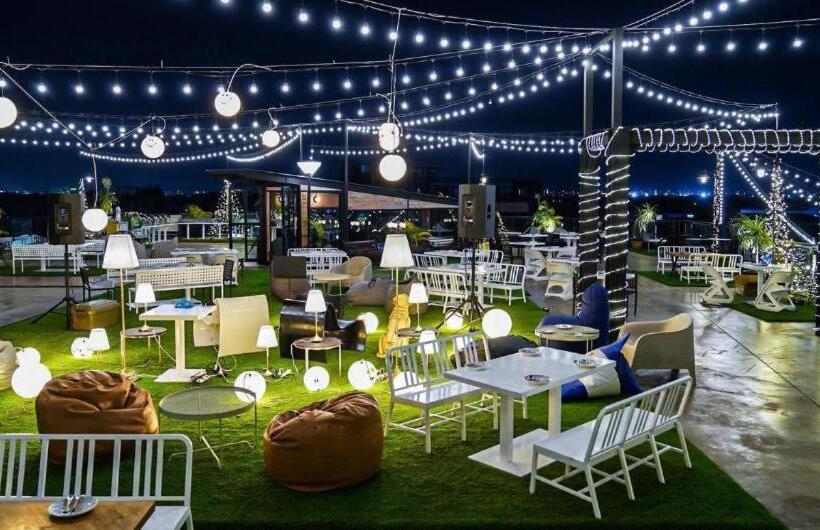 Letana Hotel Samuprakarn