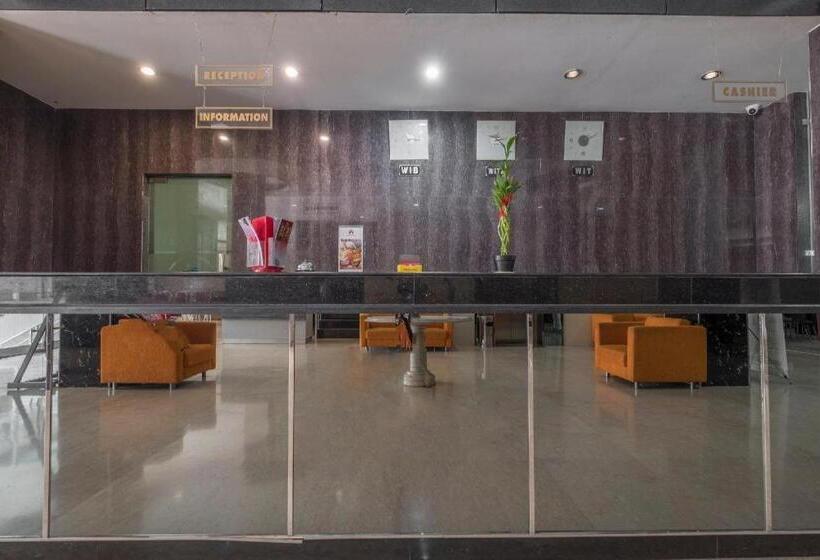 Oyo 1081 Allson City Hotel Makassar