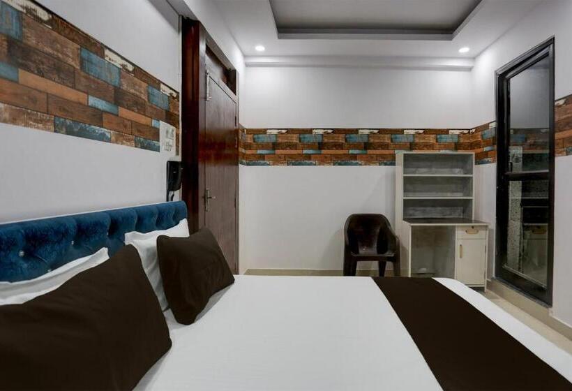 Oyo Flagship Hotel Om Shree