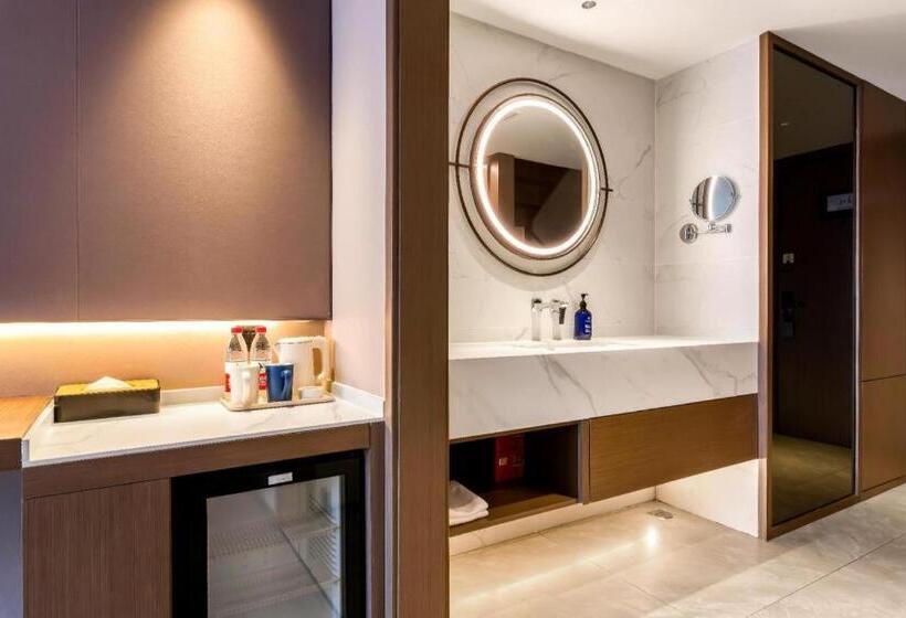 Starway Hotel Harbin West Station West Square