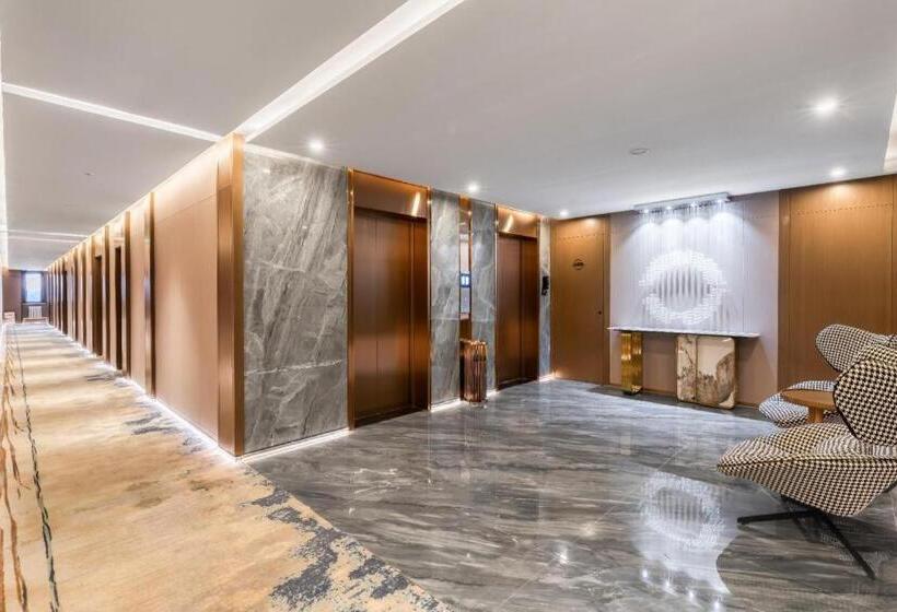 Starway Hotel Harbin West Station West Square