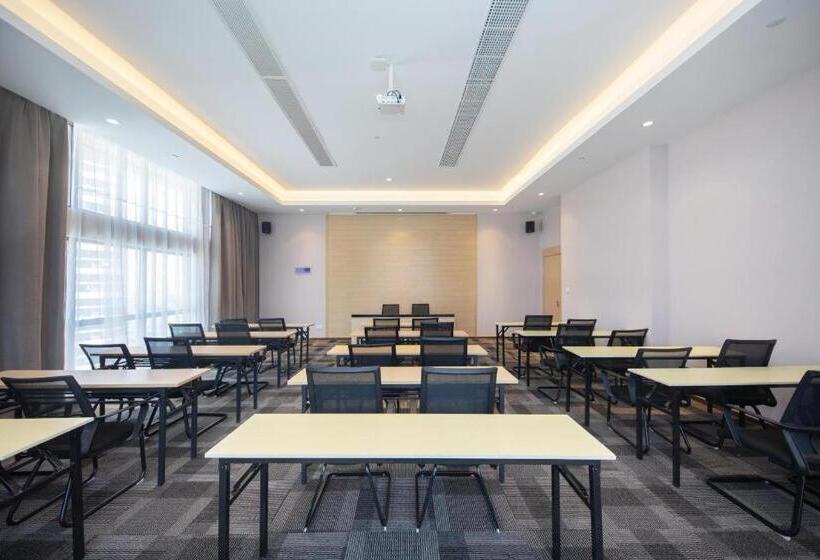 Starway Hotel Nanjing Jiaoyuan Metro Station