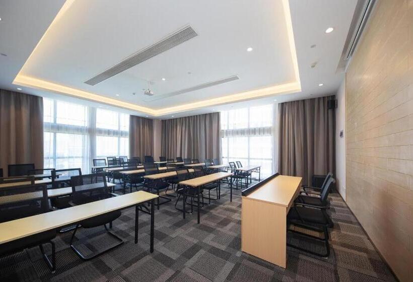 Starway Hotel Nanjing Jiaoyuan Metro Station