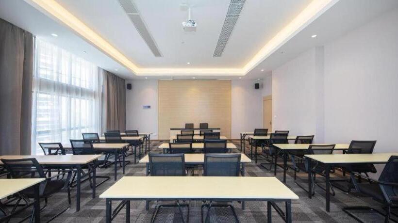 Starway Hotel Nanjing Jiaoyuan Metro Station