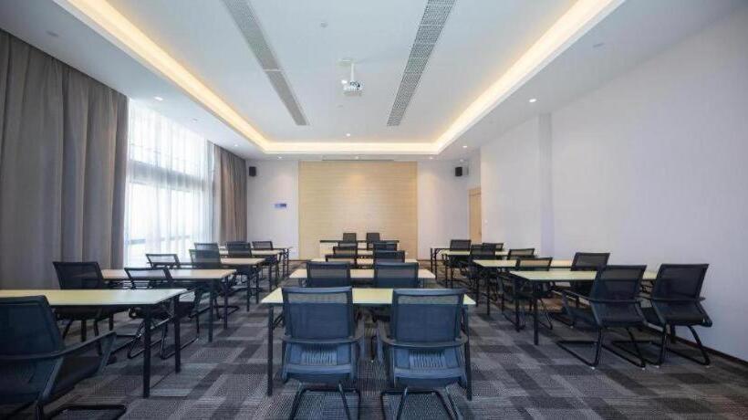 Starway Hotel Nanjing Jiaoyuan Metro Station