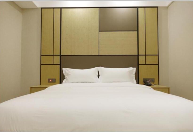 Starway Hotel Taiyuan Hongdenglong Stadium