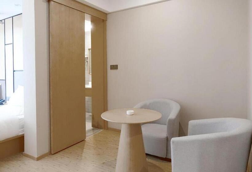 Starway Hotel Taiyuan Hongdenglong Stadium