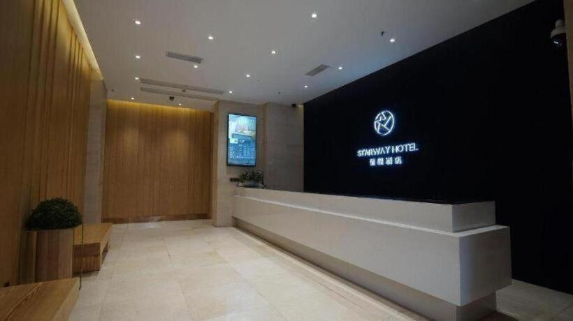 Starway Hotel Yibin Laiyin