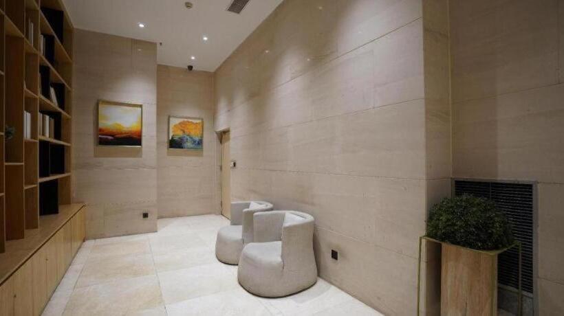 Starway Hotel Yibin Laiyin