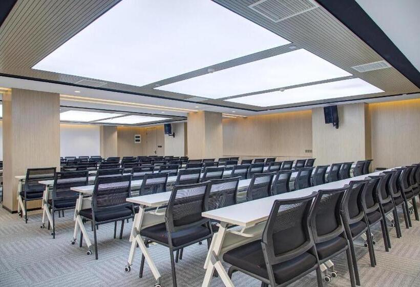 Starway Hotel Zhengzhou Xingyang New Area