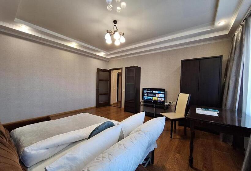 сапсан. двокімнатні квартири. мережа Alex Apartments. документи для відряджень