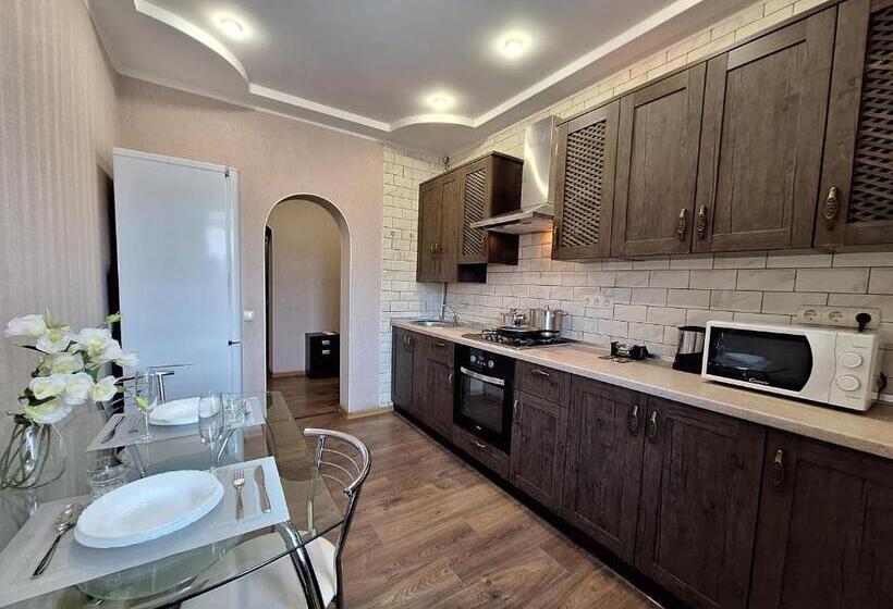 сапсан. двокімнатні квартири. мережа Alex Apartments. документи для відряджень