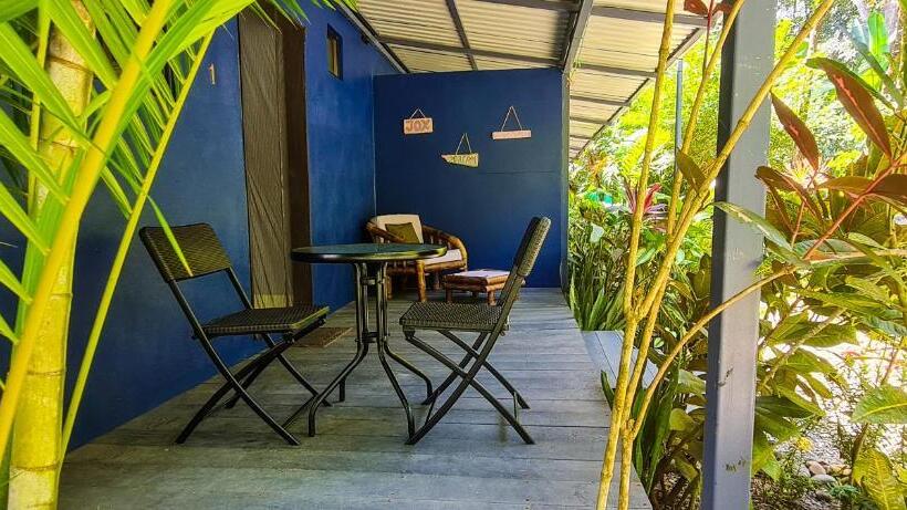 فندق صغير Cabina Azul In Bejuco Beach With Queen Bed But No Air Conditioning