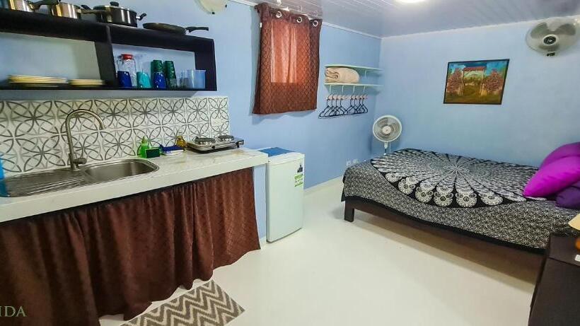 فندق صغير Cabina Azul In Bejuco Beach With Queen Bed But No Air Conditioning